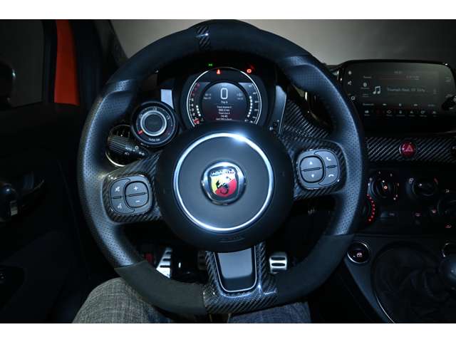 アバルト ６９５Ｃ ６９５Ｃ 左Ｈ ＭＴ 正規未導入 R6年 (関東) 99