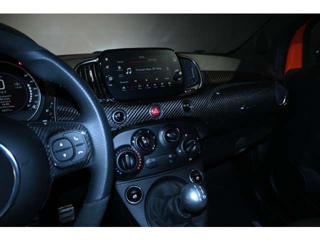 アバルト ６９５Ｃ ６９５Ｃ 左Ｈ ＭＴ 正規未導入 R6年 (関東) 99