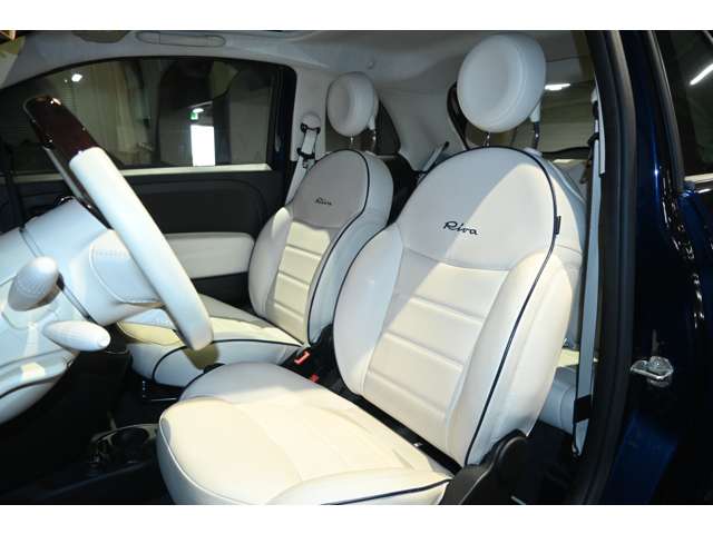 フィアット ５００（チンクエチェント） ＲＩＶＡ １．２ 左ハンドル ５ＭＴ H29年 (関東) 99