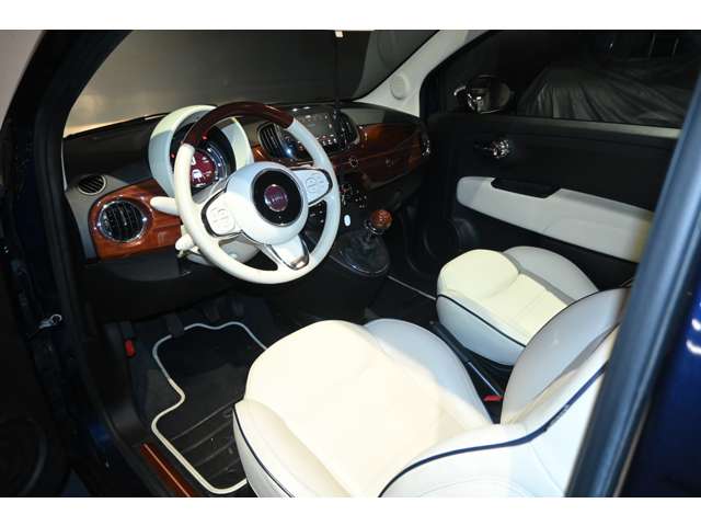 フィアット ５００（チンクエチェント） ＲＩＶＡ １．２ 左ハンドル ５ＭＴ H29年 (関東) 99