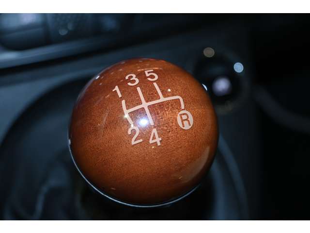 フィアット ５００（チンクエチェント） ＲＩＶＡ １．２ 左ハンドル ５ＭＴ H29年 (関東) 99