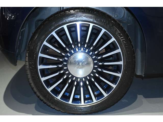 フィアット ５００（チンクエチェント） ＲＩＶＡ １．２ 左ハンドル ５ＭＴ H29年 (関東) 99