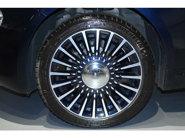 フィアット ５００（チンクエチェント） ＲＩＶＡ １．２ 左ハンドル ５ＭＴ H29年 (関東) 99