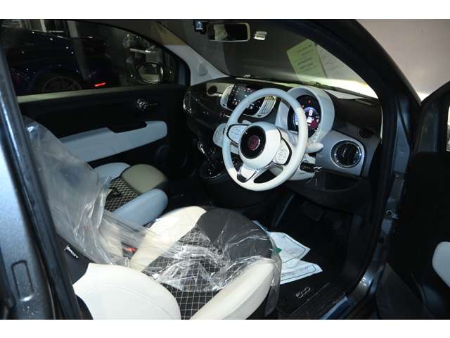 フィアット ５００Ｃ ツインエア　ドルチェヴィータ R4年 (関東) 99