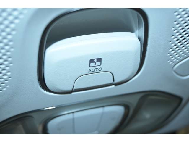 フィアット ５００Ｘ ＹＡＣＨＴ ＣＬＵＢ ＣＡＰＲＩ １．３ 日本未導入 R5年 (関東) 99