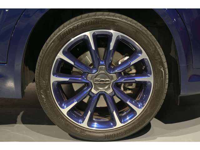 フィアット ５００Ｘ ＹＡＣＨＴ ＣＬＵＢ ＣＡＰＲＩ １．３ 日本未導入 R5年 (関東) 99