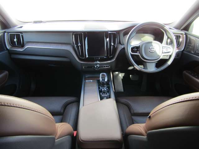 ボルボ ＸＣ６０ Ｂ５ ＡＷＤ インスクリプション ４ＷＤ R3年 (四国) 99