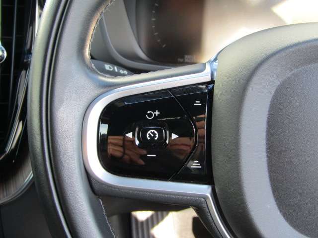 ボルボ ＸＣ６０ Ｂ５ ＡＷＤ インスクリプション ４ＷＤ R3年 (四国) 99