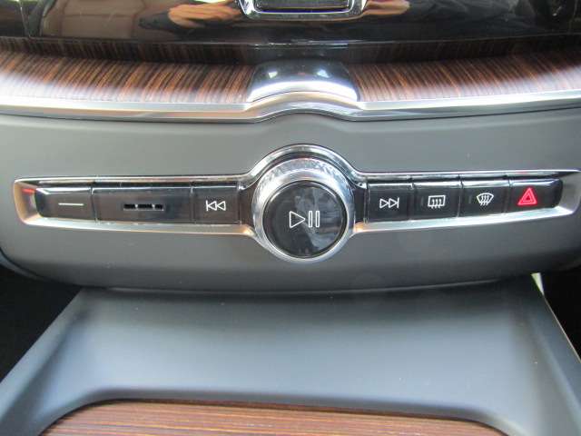 ボルボ ＸＣ６０ Ｂ５ ＡＷＤ インスクリプション ４ＷＤ R3年 (四国) 99