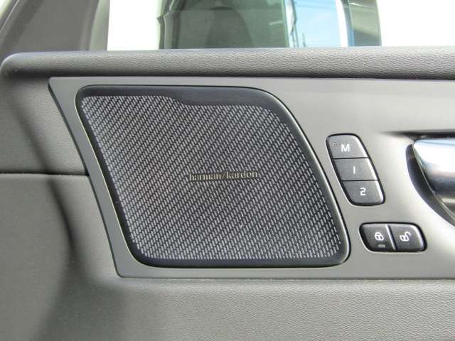 ボルボ ＸＣ６０ Ｂ５ ＡＷＤ インスクリプション ４ＷＤ R3年 (四国) 99