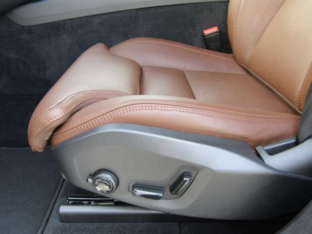 ボルボ ＸＣ６０ Ｂ５ ＡＷＤ インスクリプション ４ＷＤ R3年 (四国) 99