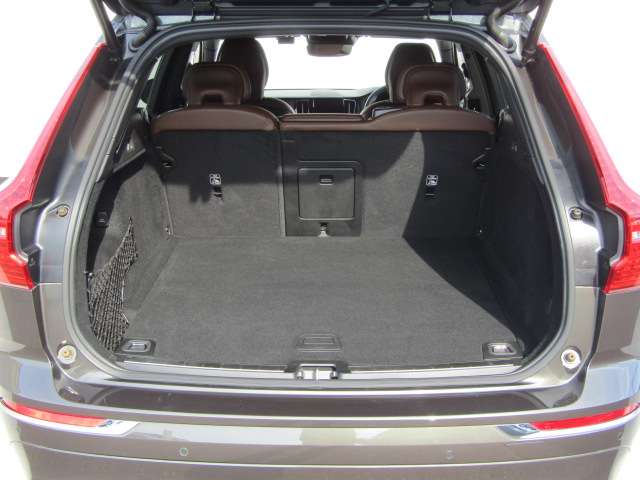 ボルボ ＸＣ６０ Ｂ５ ＡＷＤ インスクリプション ４ＷＤ R3年 (四国) 99