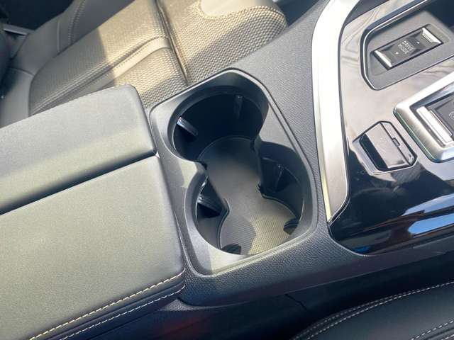 プジョー ３００８ ＧＴ ハイブリッド４ ４ＷＤ R7年 (東北) 99