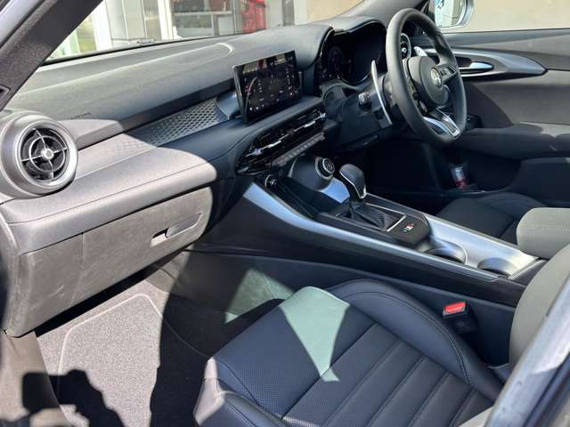 アルファロメオ トナーレ ハイブリッド サンルーフエディション R7年 (東北) 99