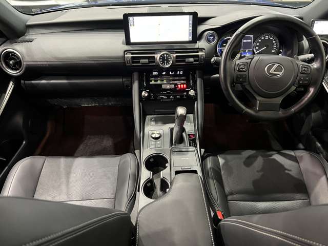 レクサス ＩＳ３００ｈ バージョンＬ R4年 (関東) 99