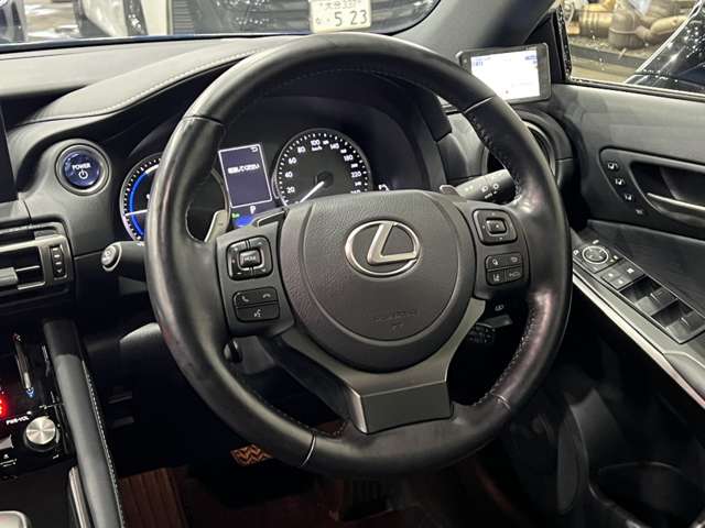 レクサス ＩＳ３００ｈ バージョンＬ R4年 (関東) 99