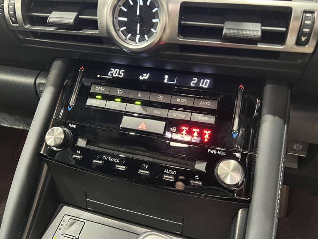 レクサス ＩＳ３００ｈ バージョンＬ R4年 (関東) 99