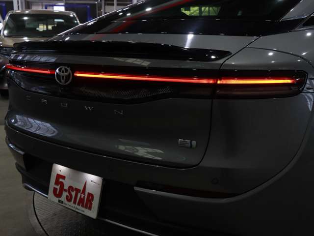 トヨタ クラウン　クロスオーバー　ハイブリッド ２．５ Ｇ レザー パッケージ Ｅ－ＦＯＵＲ ４ＷＤ R4年 (関東) 99