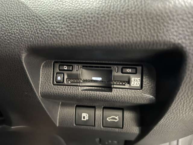 トヨタ クラウン　クロスオーバー　ハイブリッド ２．５ Ｇ レザー パッケージ Ｅ－ＦＯＵＲ ４ＷＤ R4年 (関東) 99