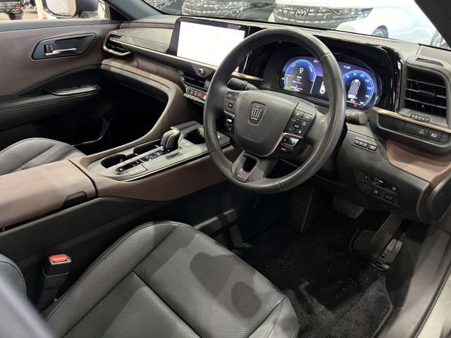 トヨタ クラウン　クロスオーバー　ハイブリッド ２．５ Ｇ レザー パッケージ Ｅ－ＦＯＵＲ ４ＷＤ R4年 (関東) 99