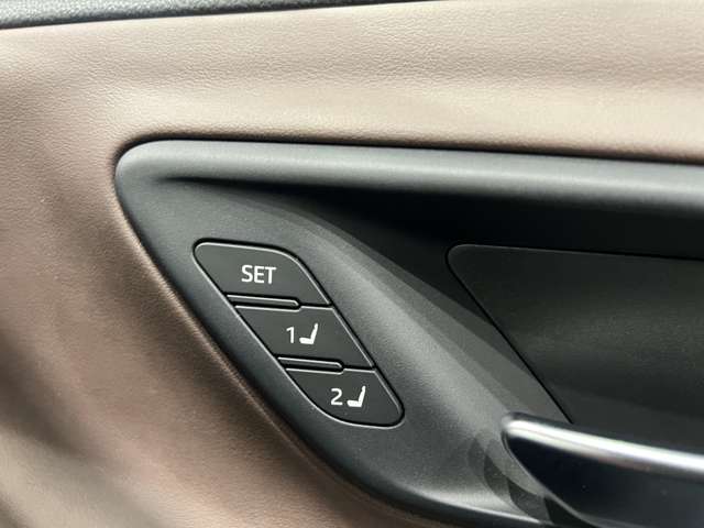 トヨタ クラウン　クロスオーバー　ハイブリッド ２．５ Ｇ レザー パッケージ Ｅ－ＦＯＵＲ ４ＷＤ R4年 (関東) 99