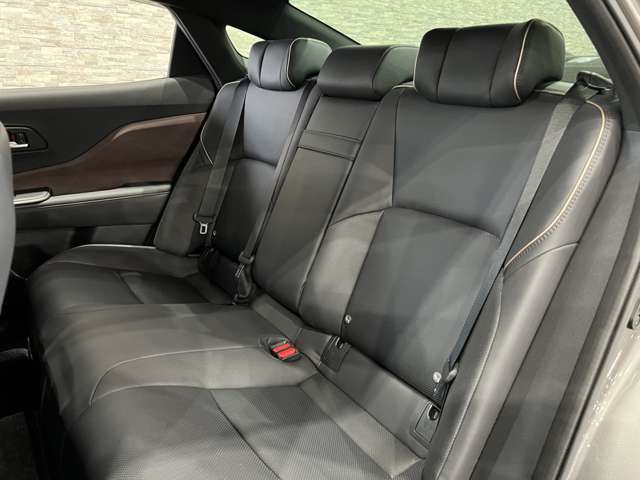 トヨタ クラウン　クロスオーバー　ハイブリッド ２．５ Ｇ レザー パッケージ Ｅ－ＦＯＵＲ ４ＷＤ R4年 (関東) 99