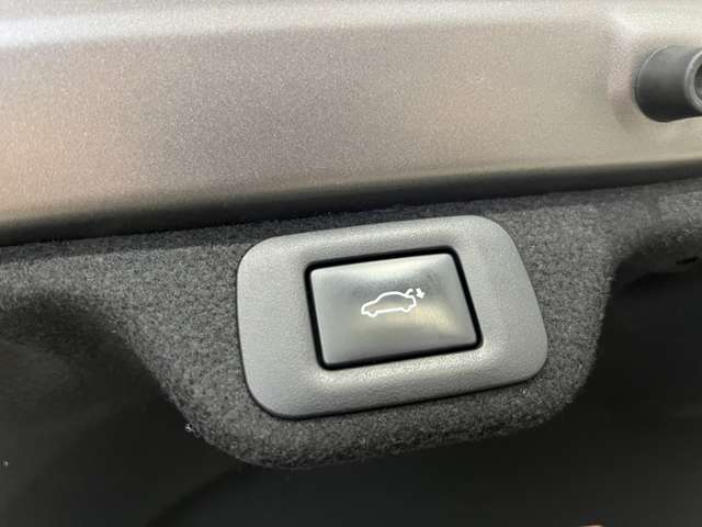 トヨタ クラウン　クロスオーバー　ハイブリッド ２．５ Ｇ レザー パッケージ Ｅ－ＦＯＵＲ ４ＷＤ R4年 (関東) 99