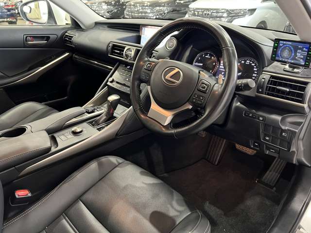 レクサス ＩＳ２００ｔ バージョンＬ H29年 (関東) 99