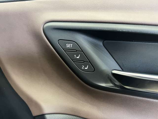 トヨタ クラウン　クロスオーバー　ハイブリッド ２．５ Ｇ アドバンスト レザー パッケージ Ｅ－ＦＯＵＲ ４ＷＤ R4年 (関東) 99