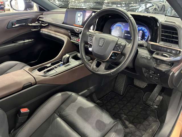 トヨタ クラウン　クロスオーバー　ハイブリッド ２．５ Ｇ アドバンスト レザー パッケージ Ｅ－ＦＯＵＲ ４ＷＤ R4年 (関東) 99