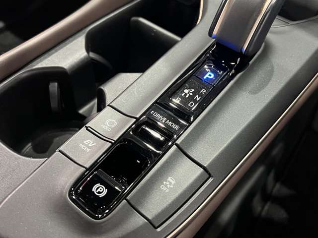 トヨタ クラウン　クロスオーバー　ハイブリッド ２．５ Ｇ アドバンスト レザー パッケージ Ｅ－ＦＯＵＲ ４ＷＤ R4年 (関東) 99