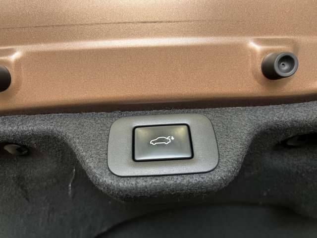 トヨタ クラウン　クロスオーバー　ハイブリッド ２．５ Ｇ アドバンスト レザー パッケージ Ｅ－ＦＯＵＲ ４ＷＤ R4年 (関東) 99