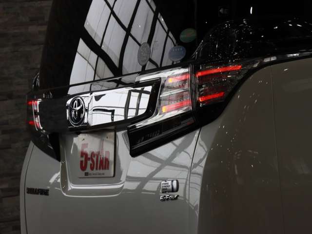 トヨタ ヴェルファイア　ハイブリッド ハイブリッド ２．５ Ｖ Ｅ－ＦＯＵＲ ４ＷＤ H27年 (関東) 99