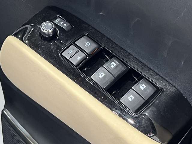 トヨタ ヴェルファイア　ハイブリッド ハイブリッド ２．５ Ｖ Ｅ－ＦＯＵＲ ４ＷＤ H27年 (関東) 99