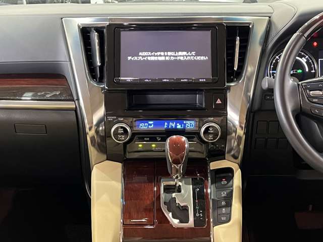 トヨタ ヴェルファイア　ハイブリッド ハイブリッド ２．５ Ｖ Ｅ－ＦＯＵＲ ４ＷＤ H27年 (関東) 99