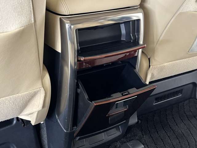 トヨタ ヴェルファイア　ハイブリッド ハイブリッド ２．５ Ｖ Ｅ－ＦＯＵＲ ４ＷＤ H27年 (関東) 99