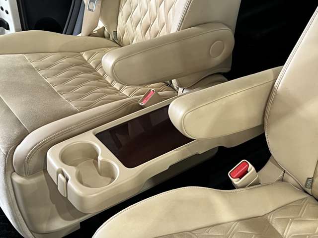 トヨタ ヴェルファイア　ハイブリッド ハイブリッド ２．５ Ｖ Ｅ－ＦＯＵＲ ４ＷＤ H27年 (関東) 99