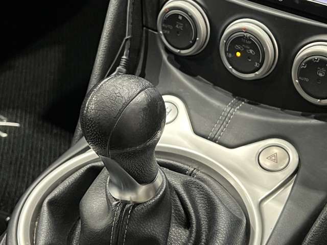 日産 フェアレディＺ ３．７ バージョン Ｓ H23年 (関東) 99