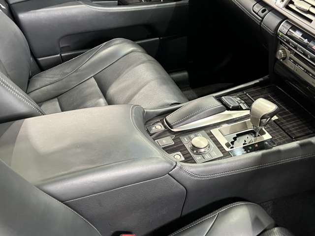 レクサス ＬＳハイブリッド ６００Ｈ バージョンＣ Ｉパッケージ ４ＷＤ H27年 (関東) 99