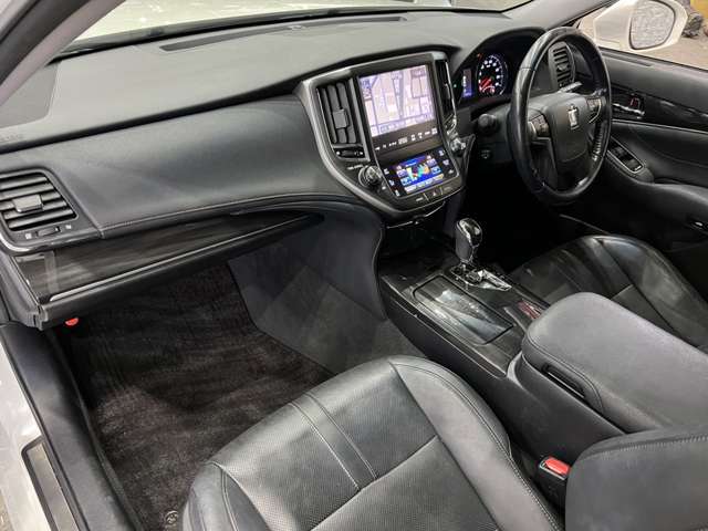 トヨタ クラウン　ハイブリッド ハイブリッド ２．５ Ｓ H25年 (関東) 99