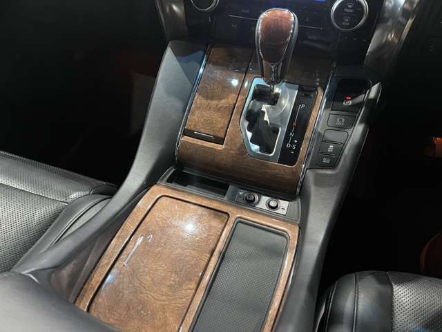 トヨタ ヴェルファイア ３．５ エグゼクティブラウンジ H27年 (関東) 99