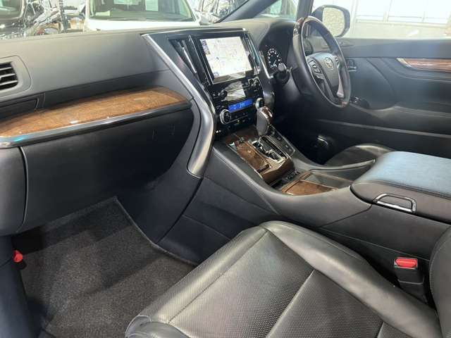 トヨタ ヴェルファイア ３．５ エグゼクティブラウンジ H27年 (関東) 99