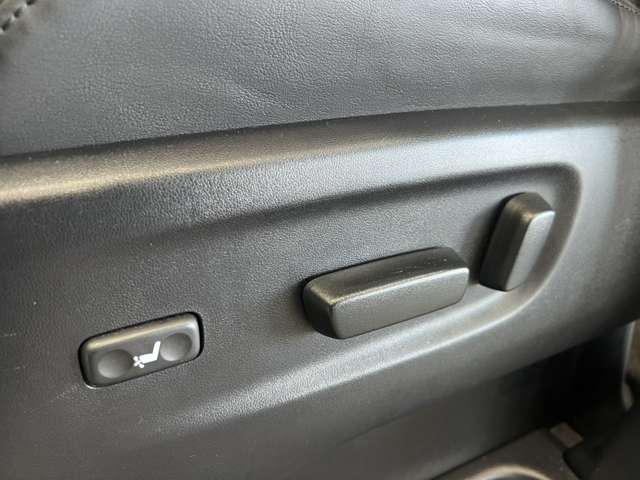 トヨタ ヴェルファイア ３．５ エグゼクティブラウンジ H27年 (関東) 99