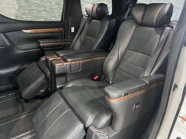 トヨタ ヴェルファイア ３．５ エグゼクティブラウンジ H27年 (関東) 99