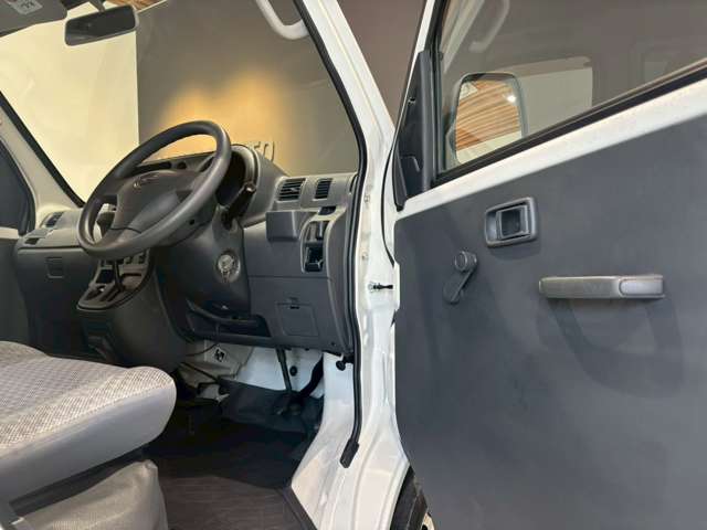 ダイハツ ハイゼットカーゴ ６６０ スペシャル ハイルーフ H29年 (近畿) 99