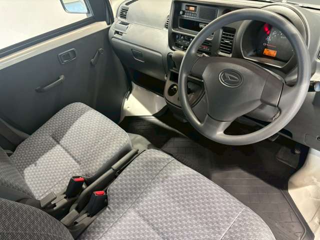 ダイハツ ハイゼットカーゴ ６６０ スペシャル ハイルーフ H29年 (近畿) 99