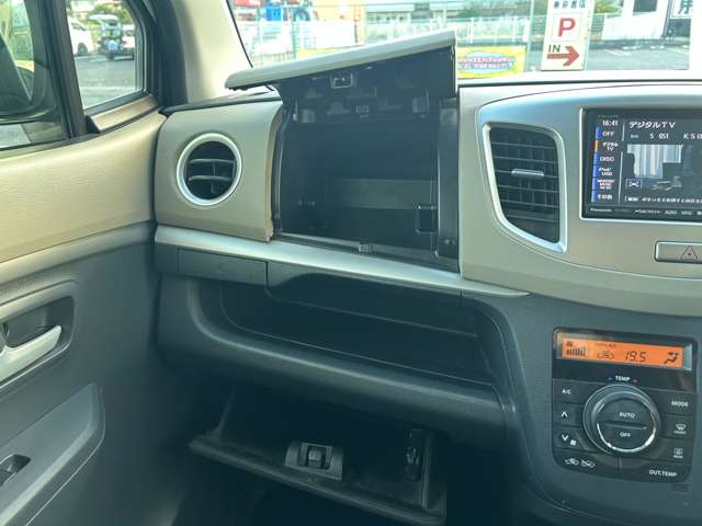 スズキ ワゴンＲ ６６０ ＦＸ リミテッド H26年 (中国) 99