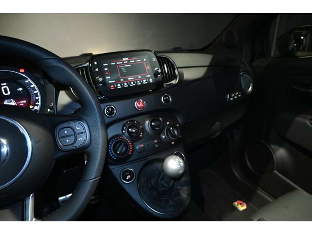 アバルト ５９５Ｃ 左ハンドルＭＴ ＴＵＲＩＳＭＯパッケージ R7年 (関東) 99