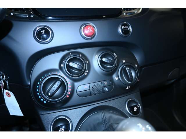 アバルト ５９５Ｃ 左ハンドルＭＴ ＴＵＲＩＳＭＯパッケージ R7年 (関東) 99