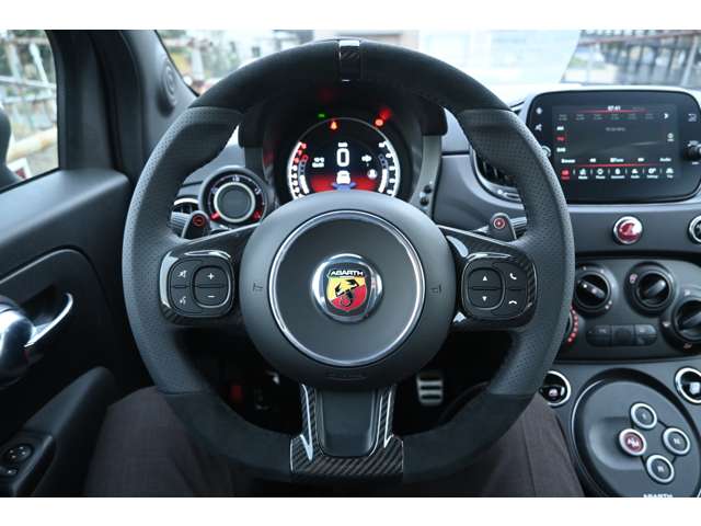 アバルト ６９５ １．４ 左ハンドルＭＴＡ R6年 (関東) 99